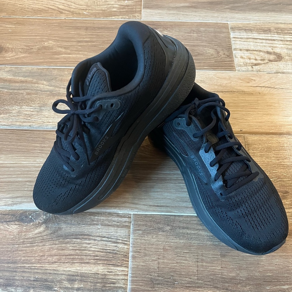 Brooks Men's Black Athletic Shoes